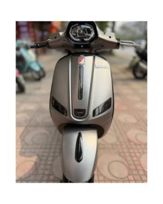 hinh anh tong quan xe may dien victoria v38 voi thiet ke phong cach vespa